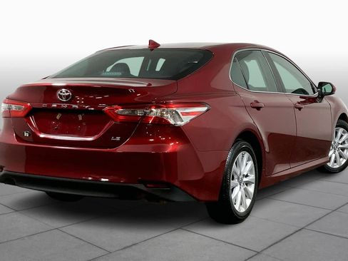 Used 2019 Toyota Camry LE image 12