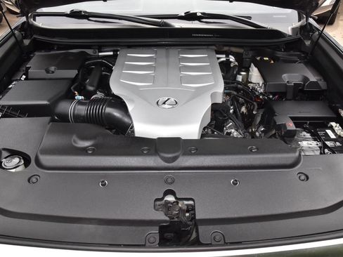 Used 2023 Lexus GX 460 Premium w/ Accessory Package AWD/4WD image 35