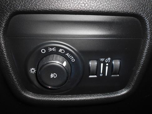 Certified 2023 Jeep Grand Cherokee Limited AWD/4WD image 17