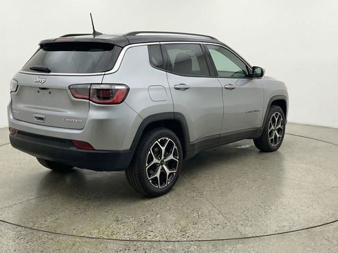 Used 2025 Jeep Compass Limited image 9