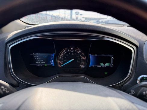 Used 2018 Ford Fusion SE image 13