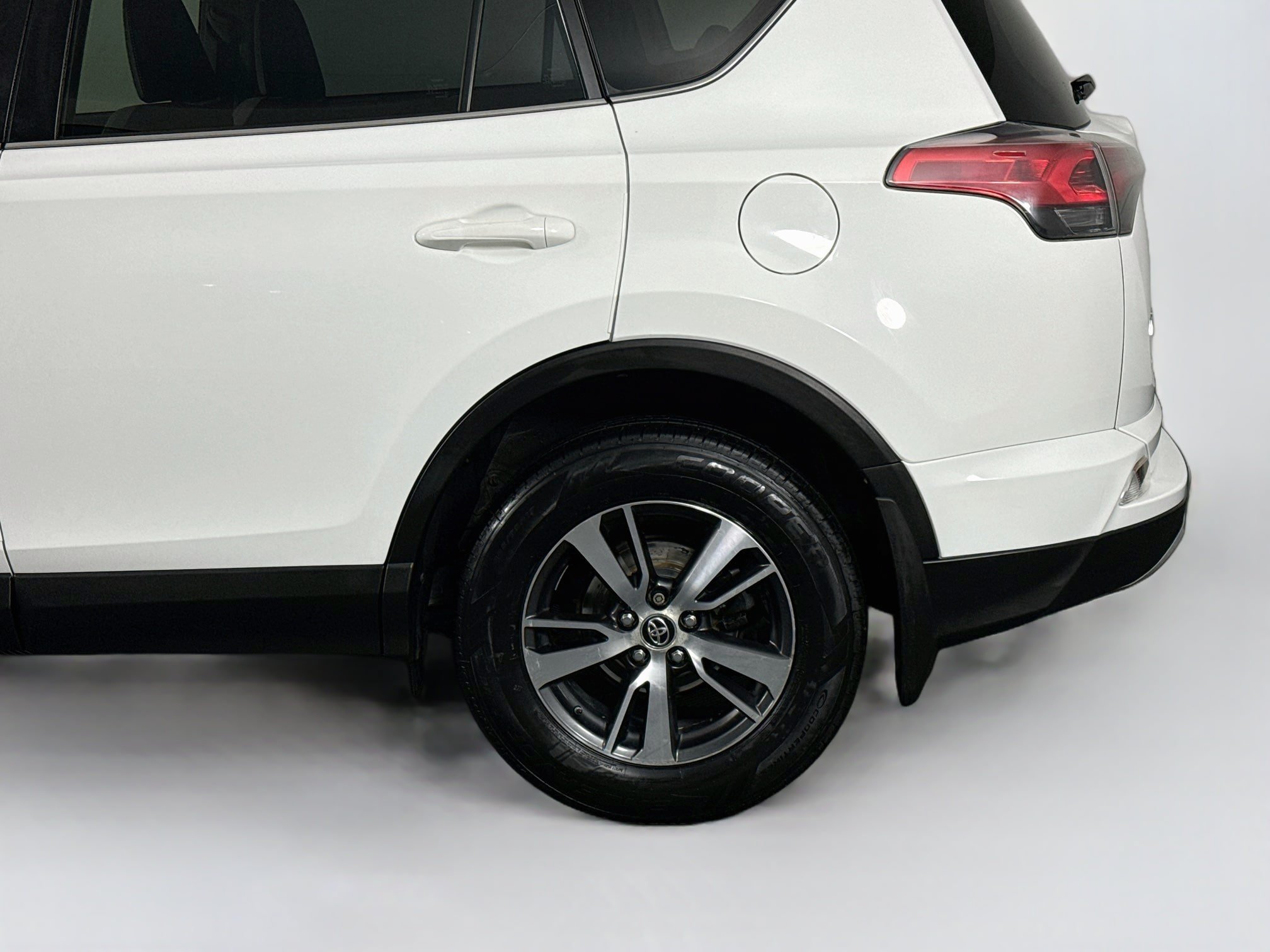 Used 2018 Toyota RAV4 XLE AWD/4WD image 43