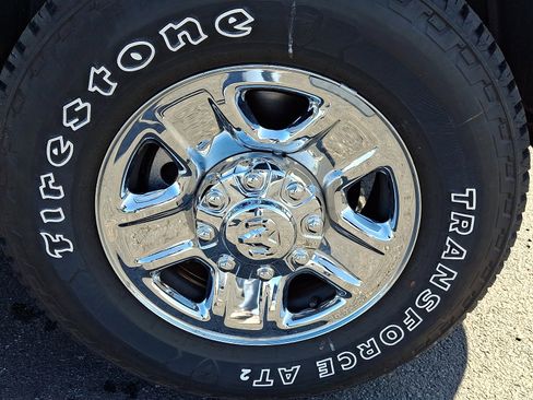 Used 2024 RAM 2500 Tradesman w/ Chrome Appearance Group image 8