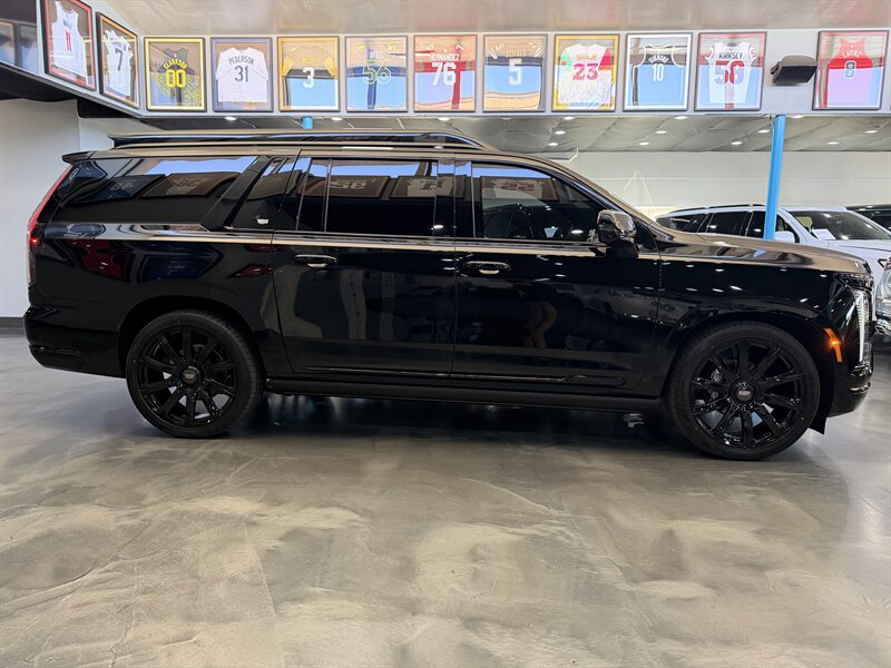 Used 2026 Cadillac Escalade ESV Sport w/ Touring Package AWD/4WD image 4
