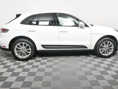 Certified 2025 Porsche Macan image 27