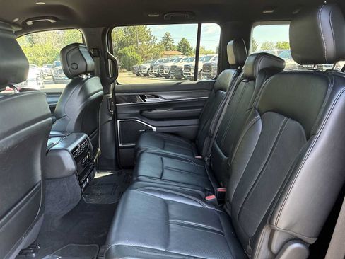 Certified 2024 Jeep Wagoneer L Series II w/ Flexible Seating Group AWD/4WD image 24
