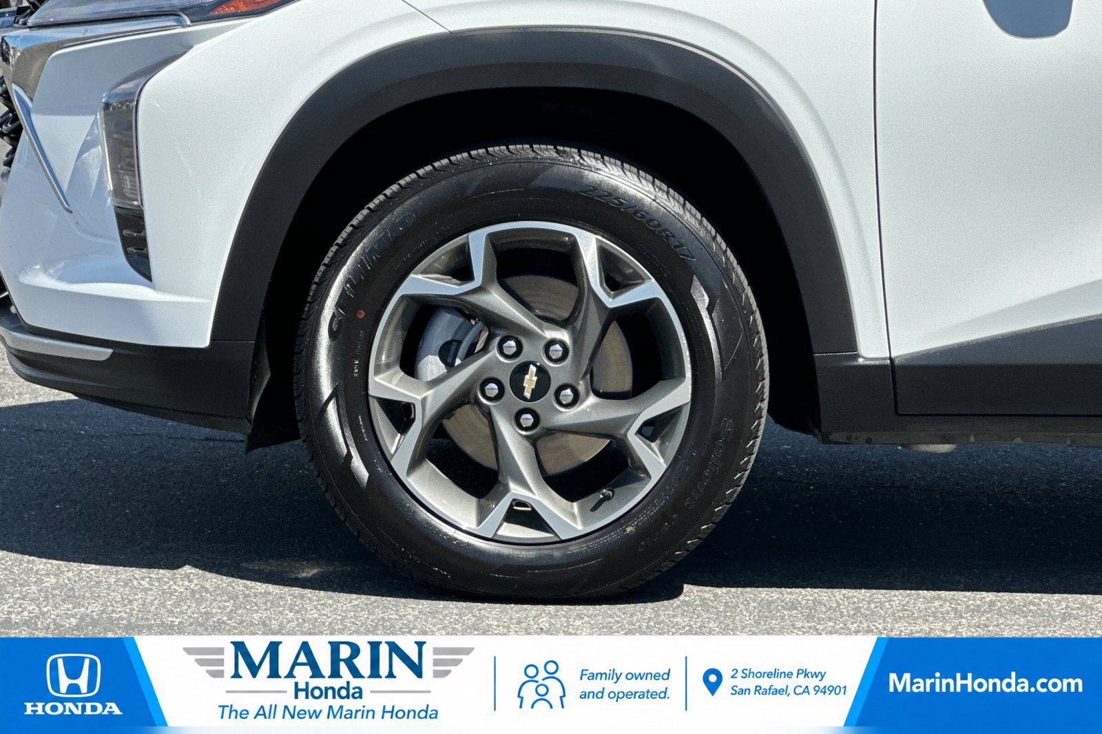 Used 2025 Chevrolet Trax LT FWD image 34