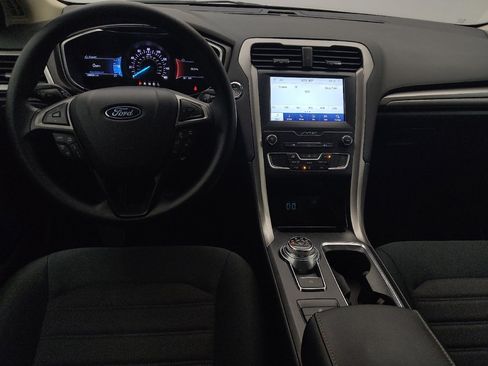 Used 2020 Ford Fusion SE FWD image 22