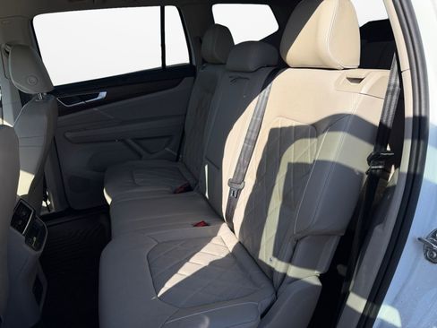 Used 2024 Volkswagen Atlas SEL Premium R-Line image 13