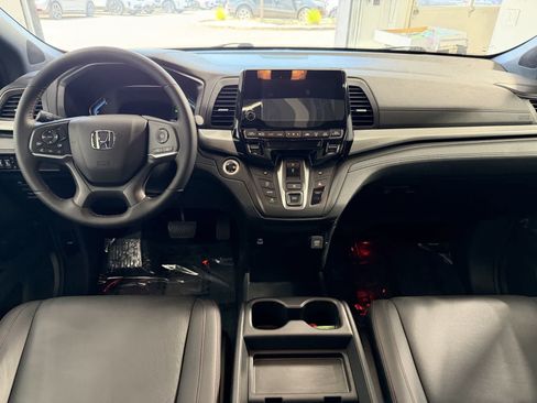 Used 2024 Honda Odyssey Sport image 13
