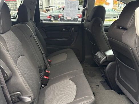 Used 2015 Chevrolet Traverse LT image 17