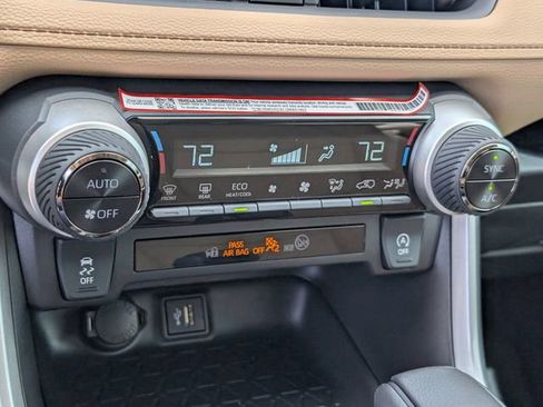 Used 2025 Toyota RAV4 XLE image 13