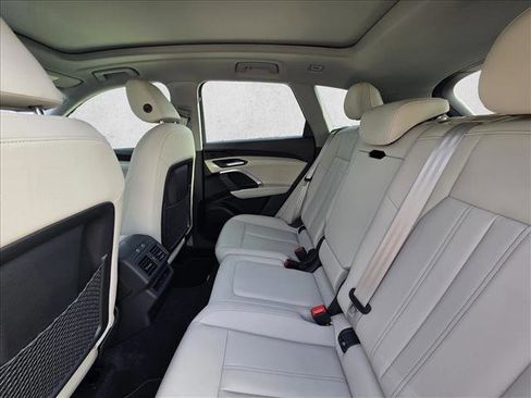 New 2025 Audi Q5 Premium image 18