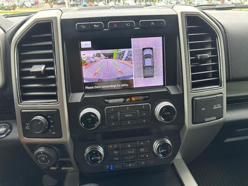Used 2019 Ford F150 Lariat w/ Equipment Group 502A Luxury AWD/4WD image 17