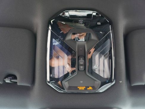 New 2025 BMW 740i w/ Executive Package image 13