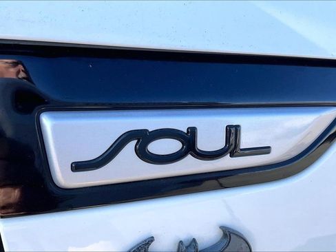 Used 2016 Kia Soul Base image 8