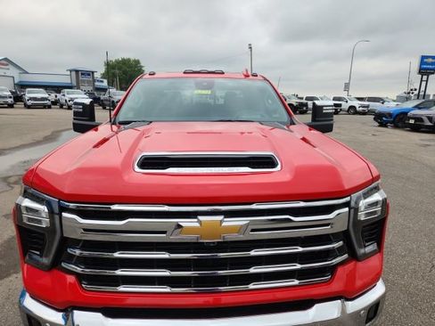 Used 2024 Chevrolet Silverado 2500 LTZ w/ LTZ Premium Package AWD/4WD image 9