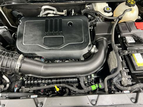 Used 2023 GMC Acadia SLT image 25