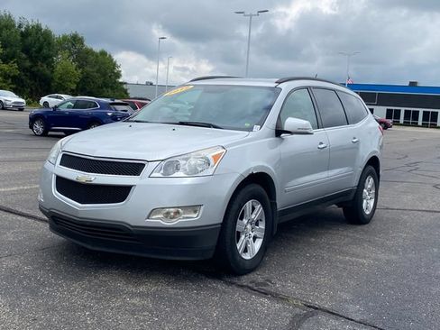 Used 2012 Chevrolet Traverse LT FWD image 1