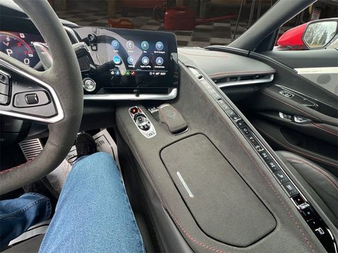 Certified 2021 Chevrolet Corvette Stingray w/ Z51 Performance Package image 21