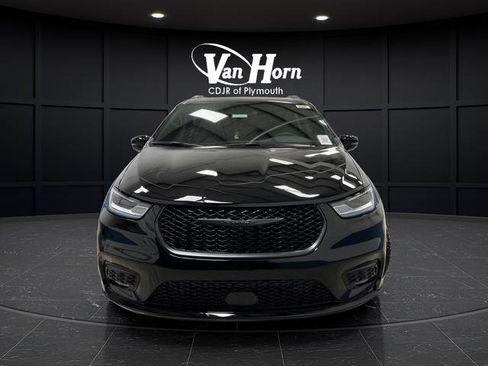 New 2026 Chrysler Pacifica Select w/ S Appearance Package image 10