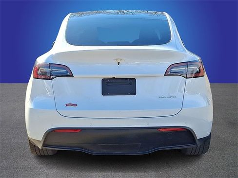 Used 2021 Tesla Model Y Long Range image 5