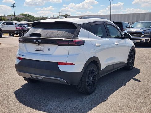 Used 2023 Chevrolet Bolt EUV LT FWD image 4