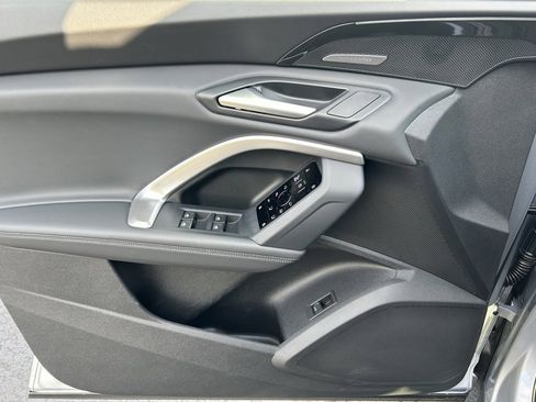 Used 2025 Audi Q5 Premium Plus w/ Premium Plus image 4