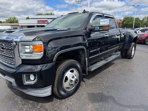 Used 2018 GMC Sierra 3500 Denali AWD/4WD image 9