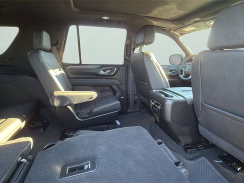 Used 2024 Chevrolet Tahoe Z71 w/ Luxury Package image 18