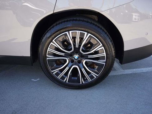 Used 2025 BMW X3 xDrive30i w/ Premium Package image 4