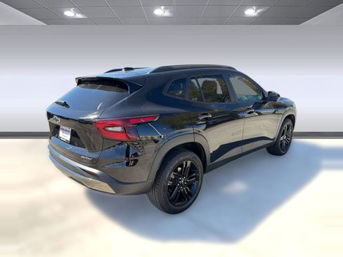 Used 2025 Chevrolet Trax ACTIV w/ Driver Confidence Package image 8