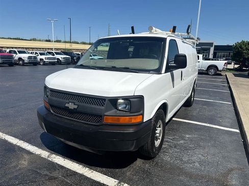 Used 2011 Chevrolet Express 2500 RWD image 4
