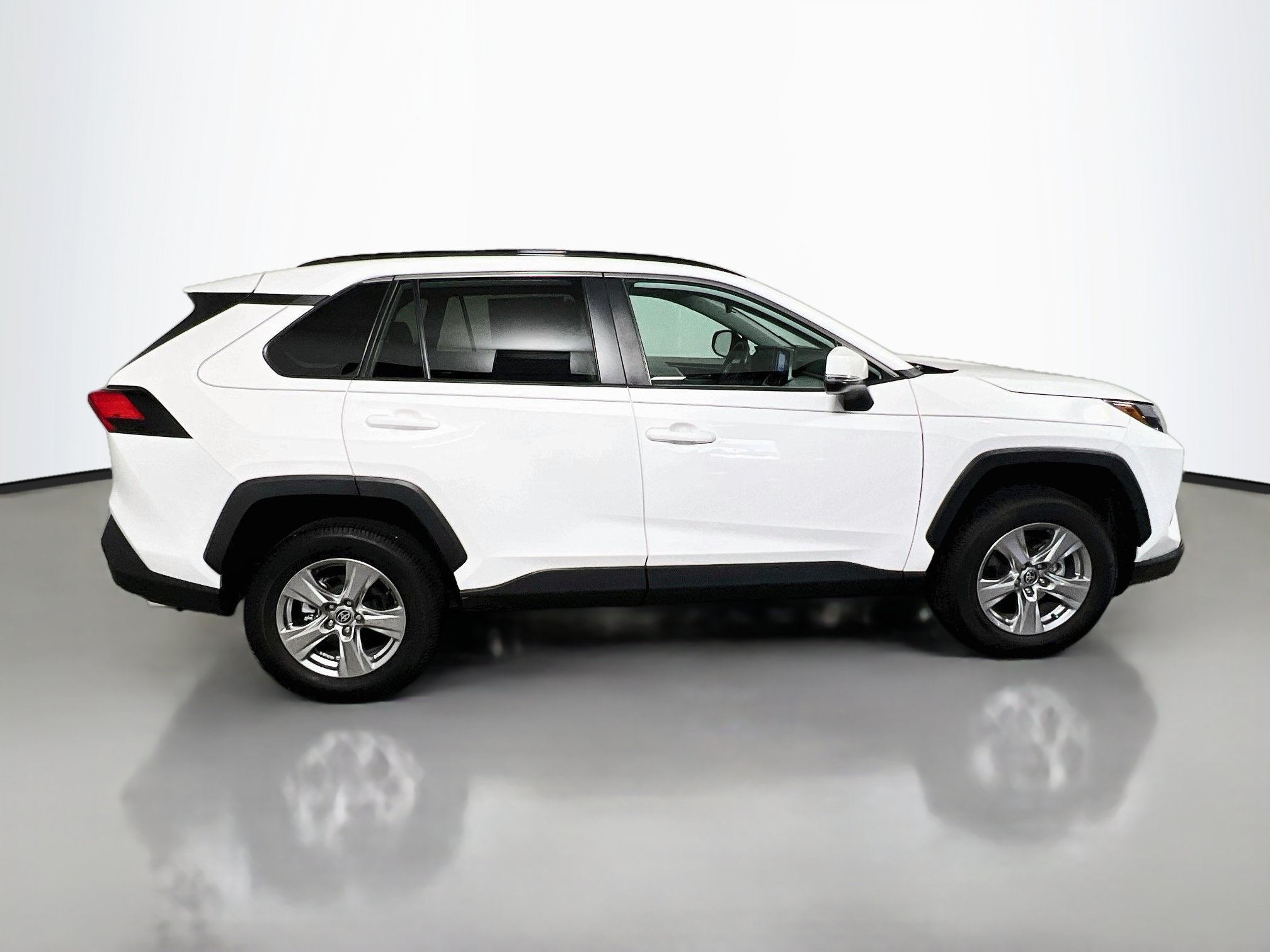 Used 2023 Toyota RAV4 XLE w/ Convenience Package FWD image 3