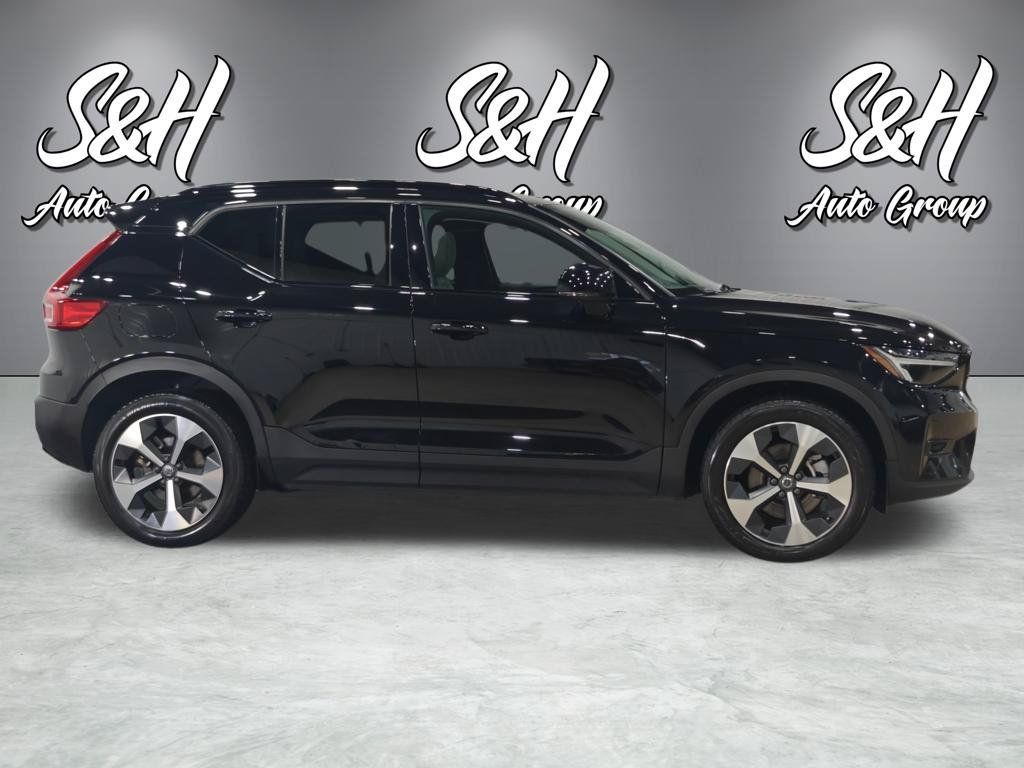 Used 2023 Volvo XC40 B4 Ultimate FWD image 24