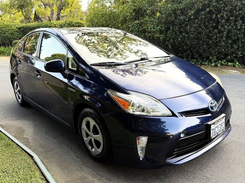Used 2012 Toyota Prius Two FWD image 9