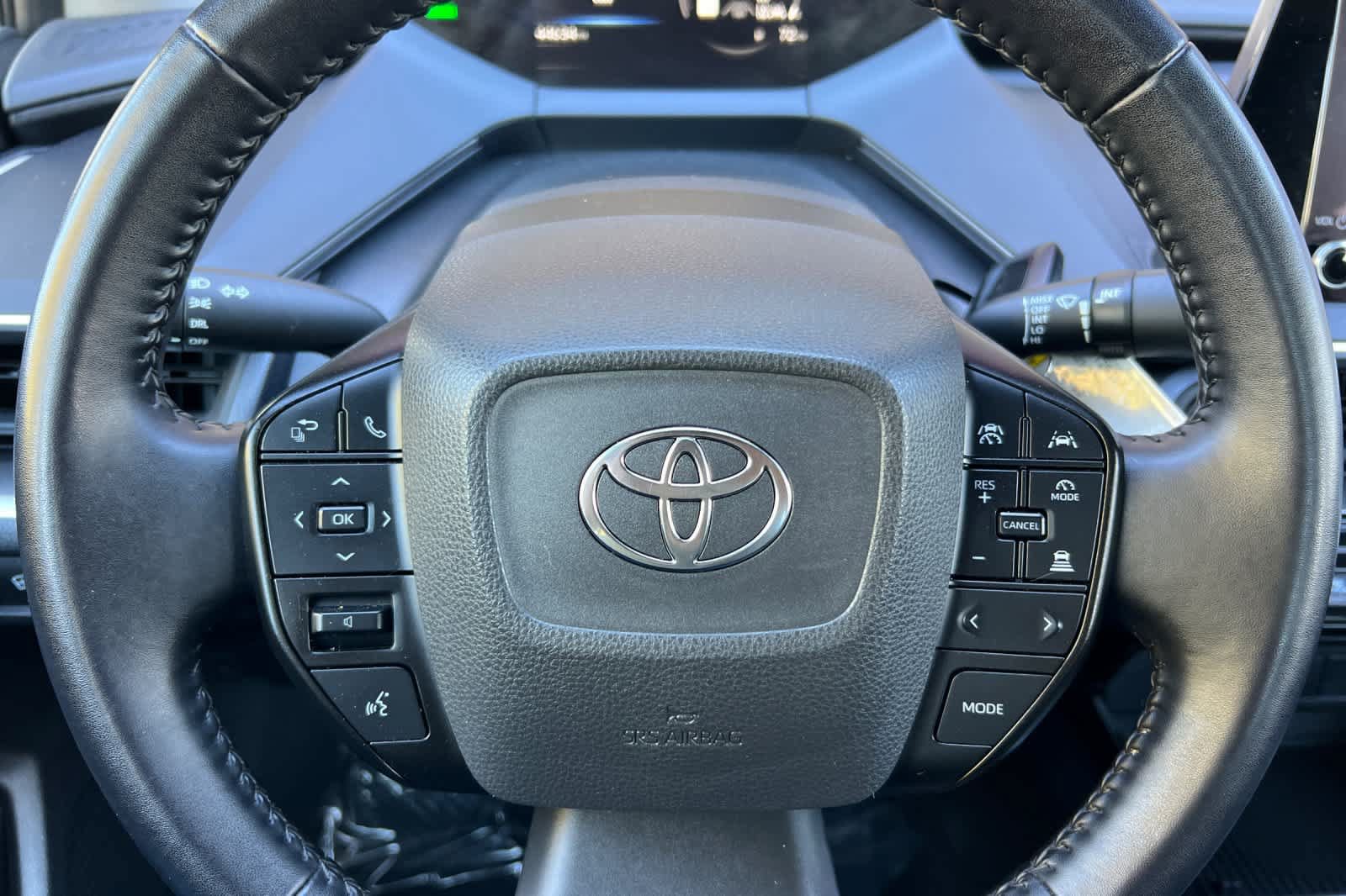 Certified 2023 Toyota Prius LE FWD image 24