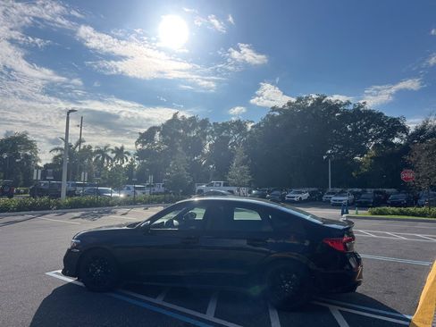 Used 2023 Honda Civic Si image 9