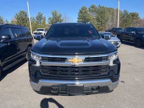 Used 2022 Chevrolet Silverado 1500 LT image 2