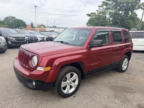 Used 2016 Jeep Patriot Latitude AWD/4WD image 1
