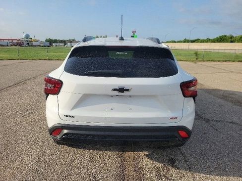 New 2026 Chevrolet Trax RS FWD image 24