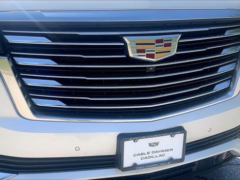 Used 2022 Cadillac Escalade Premium Luxury Platinum AWD/4WD image 31