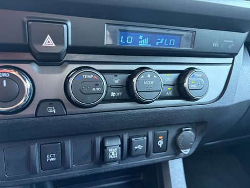 Used 2023 Toyota Tacoma TRD Sport AWD/4WD image 19