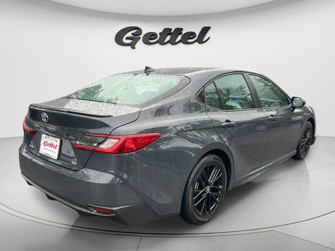 Used 2025 Toyota Camry SE FWD image 5