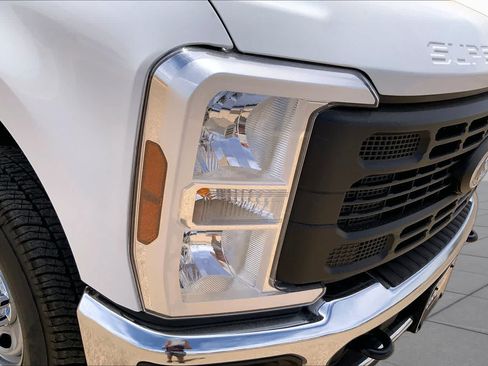New 2026 Ford F250 XL w/ XL Chrome Package AWD/4WD image 13
