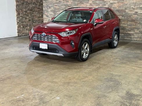 Used 2021 Toyota RAV4 Limited w/ Limited Grade Weather Package AWD/4WD image 3