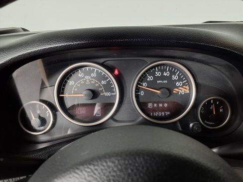 Used 2017 Jeep Wrangler Unlimited Sahara image 12