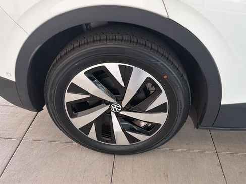 Certified 2024 Volkswagen ID.4 2WD image 11