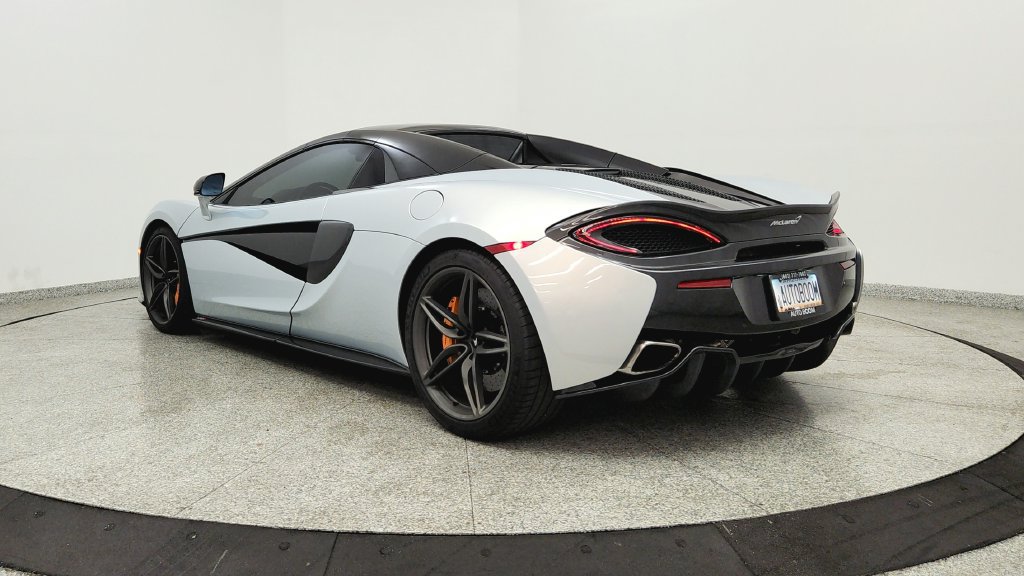 Used 2019 McLaren 570S Spider RWD image 3
