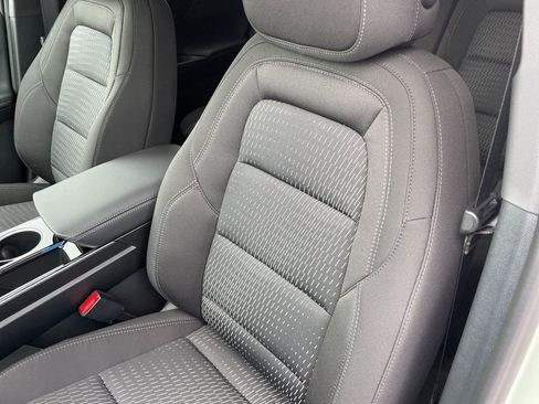 New 2026 Chevrolet Equinox LT w/ Safety and Technology Package FWD image 15